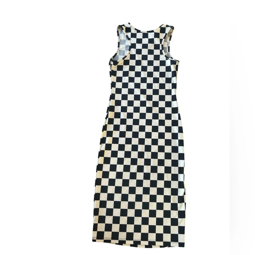 Black and White Checkered Sleeveless Midi Bodycon Dress - Picture 4 of 5